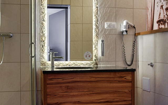 Boutique Hotel's Kwiska / Legnicka