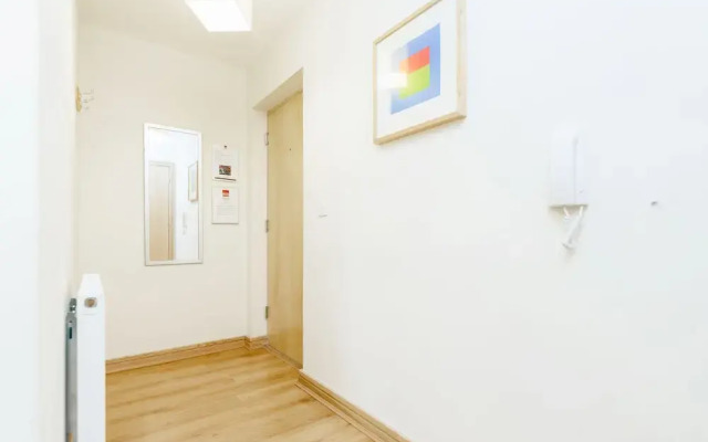 Roomspace Apartments -Westnye House