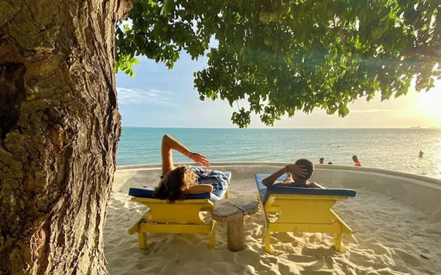 Mangrove Lodge