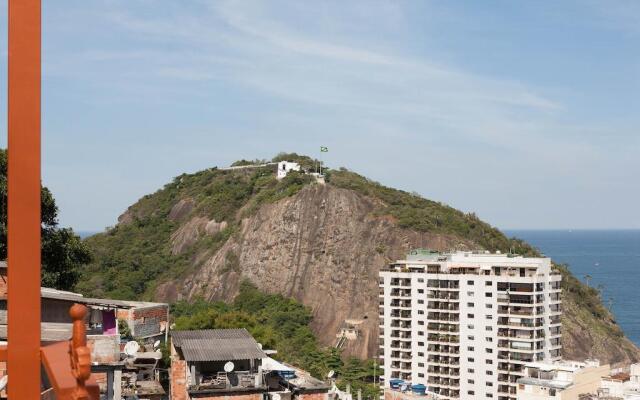 Abraço Carioca Favela Hostel