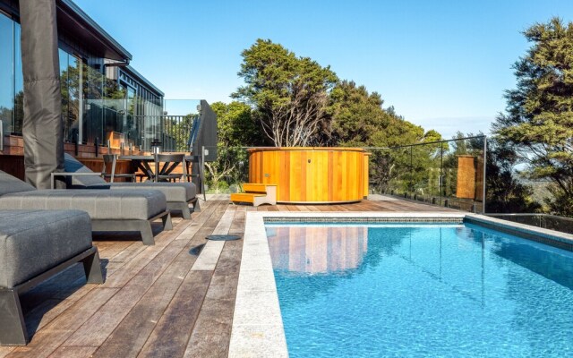 Kaitiaki Lodge - Pool & hot tub