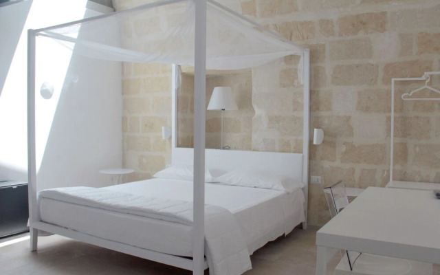 LAMIA Room Rentals