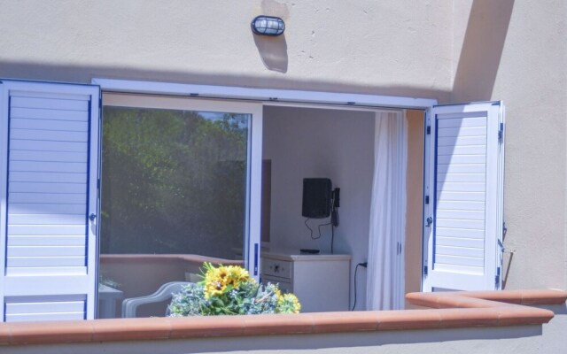 Apartment with Swimming Pool in Trinità d'Agultu e Vignola