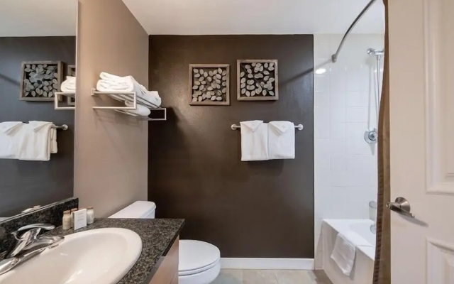 Premium Unit 4371- Fraser Crossing/founders Pointe Condo
