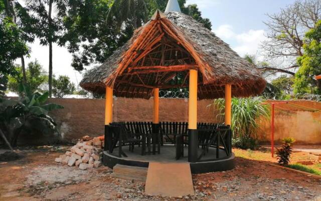 Diani Travelers Guest House