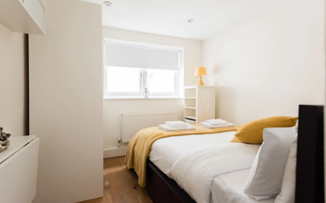 Platinum Apartment Next to Westminster 9983