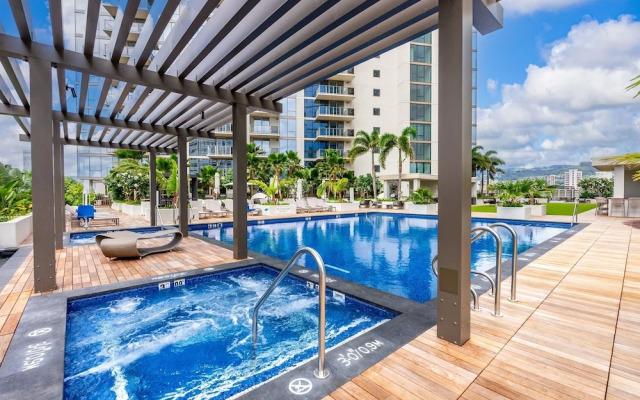 Sky Ala Moana 4209 2 Bedroom Condo by RedAwning