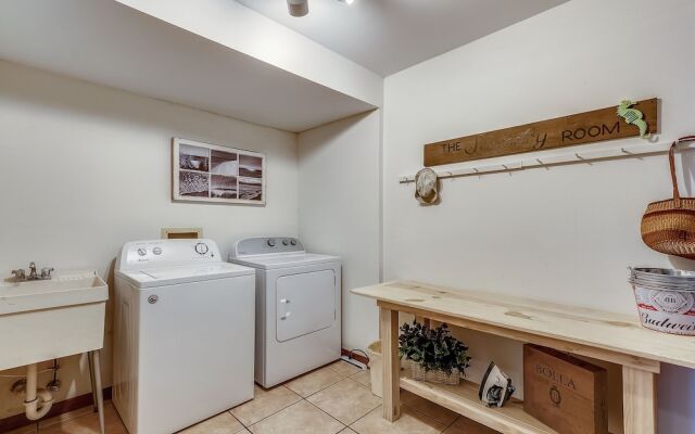 The Other Castle 5 Bedroom Home by RedAwning