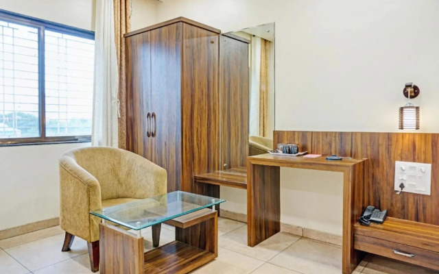 Collection O 82198 Hotel Karishma Palace