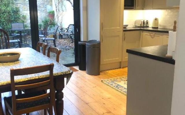 Thomas Street Townhouse - 4 Bedrooms & Courtyard Garden