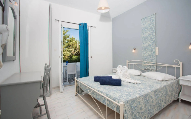 Zoumis Residence