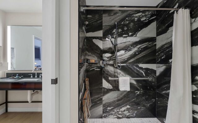 Canopy by Hilton Memphis Downtown