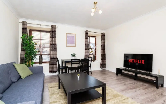 2 Bed Flat-ground Floor-parking