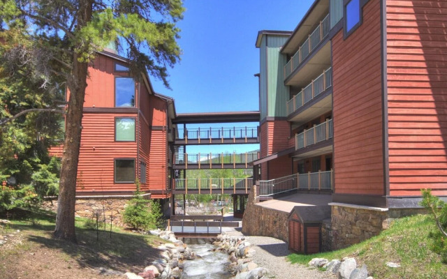 Sawmill 316 2 Br condo by RedAwning