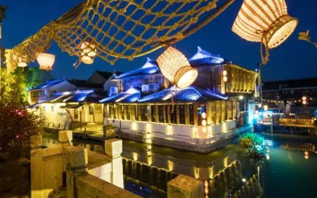 Zhouzhuang Linshui Renjia Inn