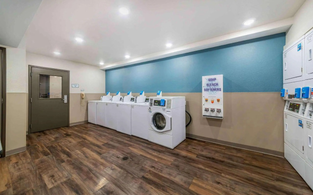 Woodspring Suites Deerfield Beach