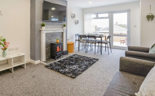 Upper Hill Park - 3 Bed Bungalow - Tenby