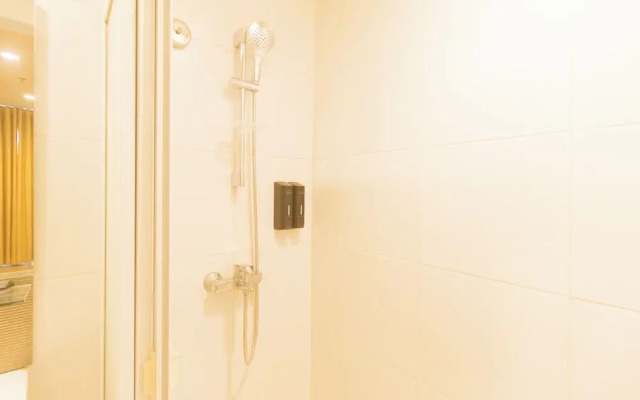 RedDoorz at LuxeLite Suites Makati