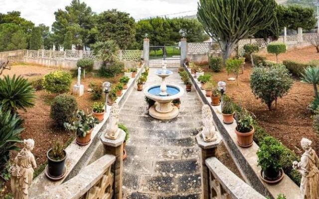 The Villa of Artists