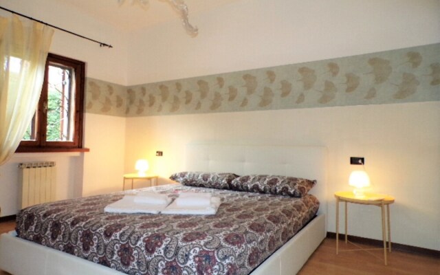 Villetta Mazzini Front Lake