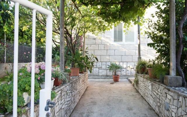 Apartments Bungevilla