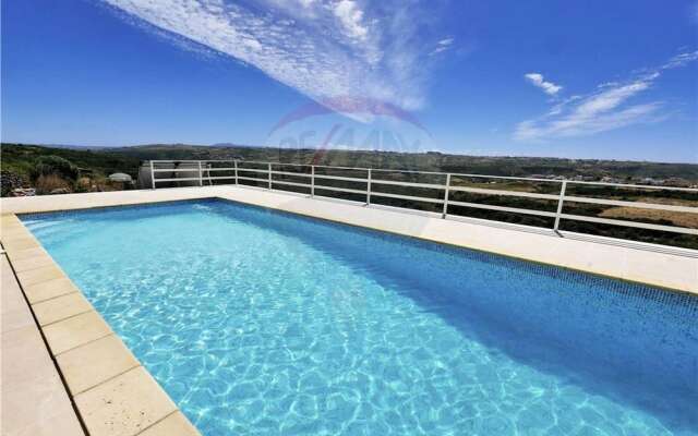 Villa With 3 Bedrooms in Igreja Nova, With Wonderful Mountain View, Pr