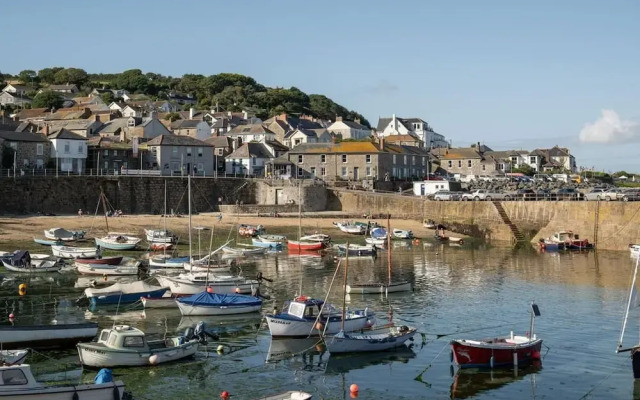 Seaview-2br-sleeps5-cottage-fastwifi-woodburner