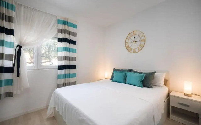 Beautiful Apartment With Parking Space