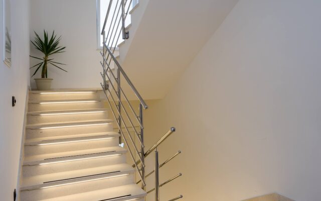 Beachfront Villa Seashell with Pool