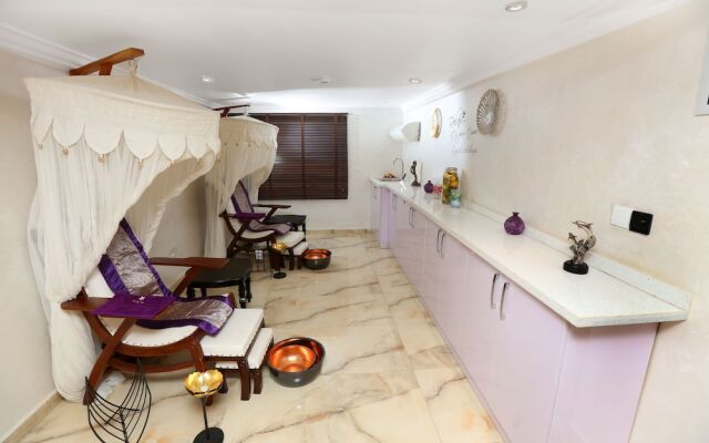 The Wells Carlton Hotel and Apartments