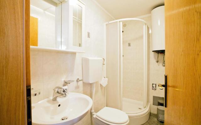 Paradise Stone Apartments