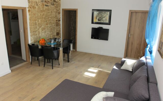 Apartment House Vitaic