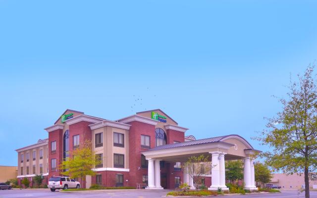 Holiday Inn Express Hotel & Suites Pine Bluff / Pines Mall, an IHG Hotel