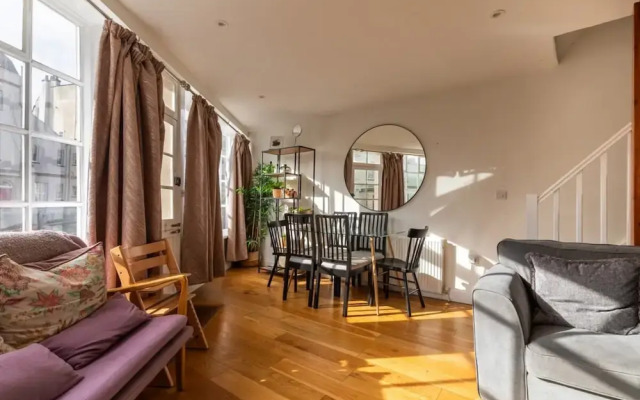 Bright & Quirky 3BD Home - Wellington Terrace!