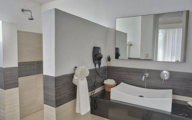 Blue Bay Vacation Rentals At Vista Mare