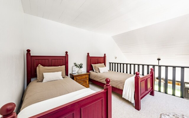 Pay Day Condominiums