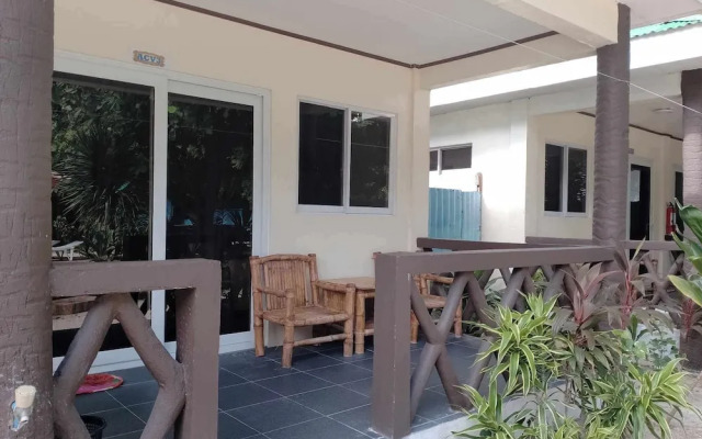 The Sharks Tail Dive Resort