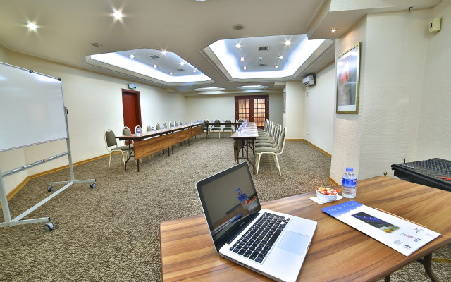 Grand Anka Hotel