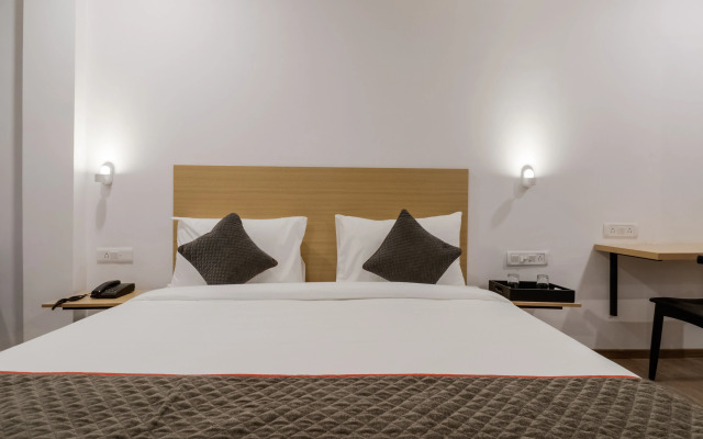 OYO Townhouse 155 Hotel Satya