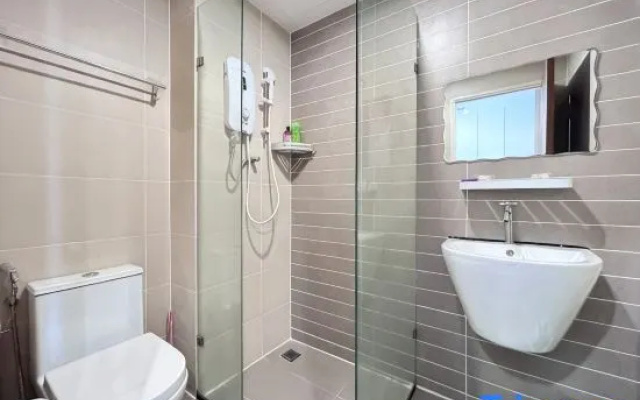 JR Homestay@93 Kozi Square – Bathroom – Kuching