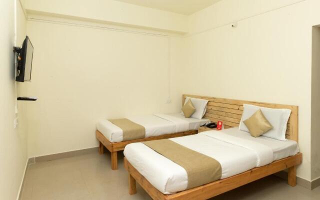 OYO 10796 Hotel Travellers INN