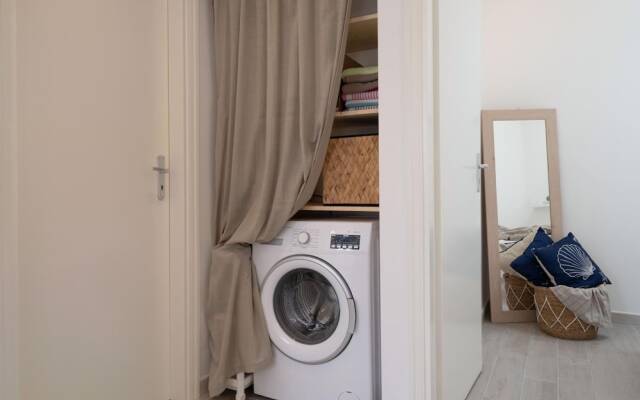 Seaside House With Jacuzzi by Wonderful Italy