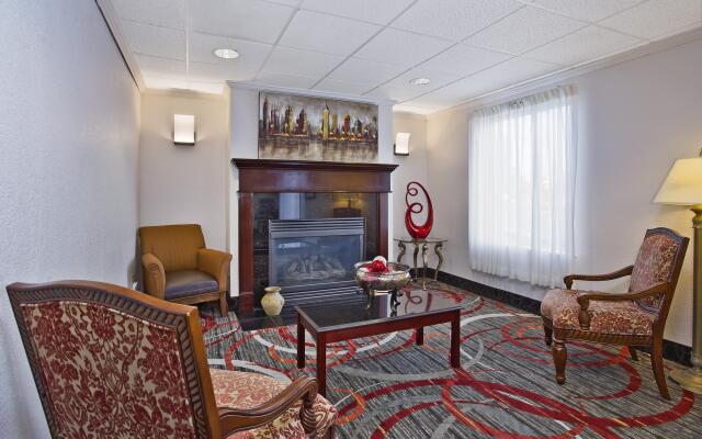 Holiday Inn Express Hotel & Suites Columbus-Groveport by IHG