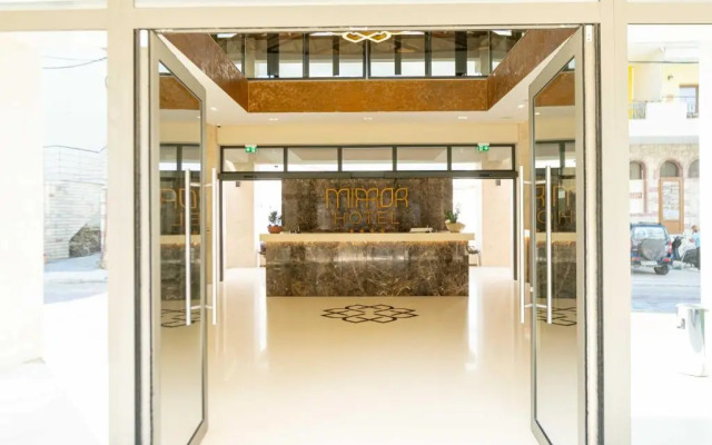 Mirror Hotel