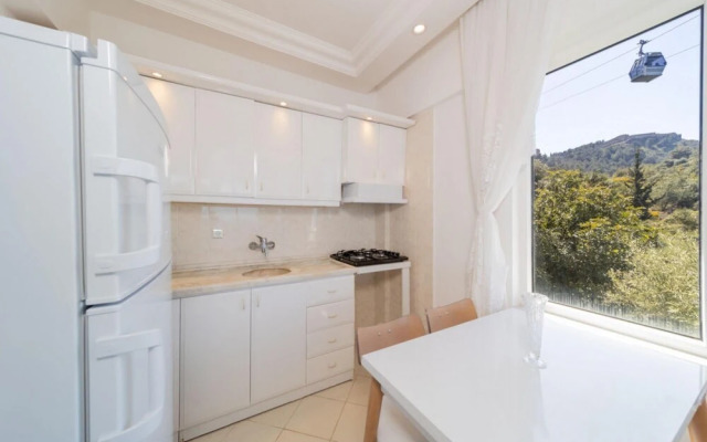 Superb Flat With Nature View and Balcony in Alanya