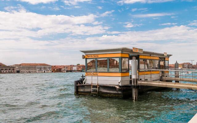 Venezia Spirito Santo Canal View
