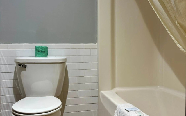 Thunderbird Motor Inn Baraboo