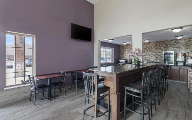 SureStay Plus Hotel by Best Western Kearney Liberty North