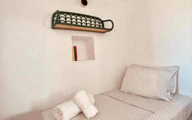 Th_eros House