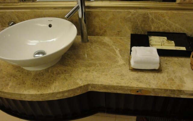 Harbour Metropolis Hotel